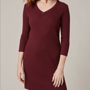 AMOUR VERT Mila Sweater Dress